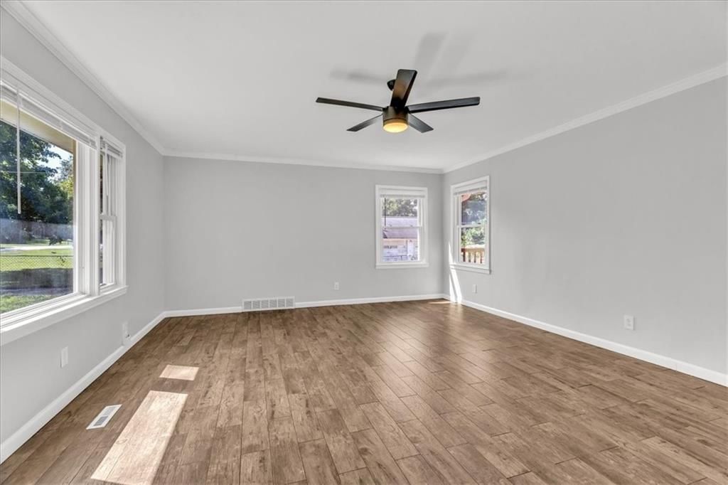 5330 NW Waukomis Drive — photo 4
