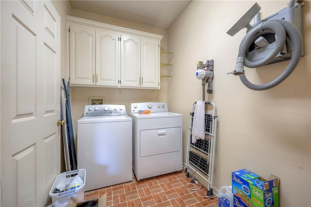 Photo 8 of 32 - 18880 W 116th Street