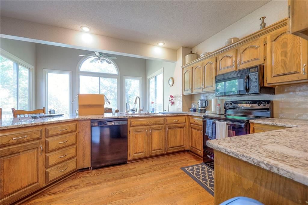 Photo 9 of 32 - 18880 W 116th Street