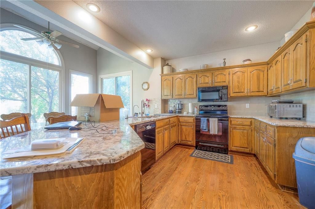 Photo 10 of 32 - 18880 W 116th Street