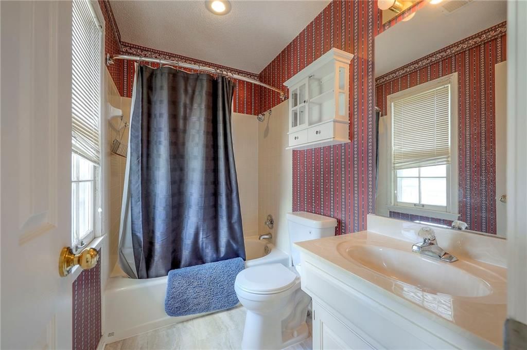 Photo 15 of 32 - 18880 W 116th Street
