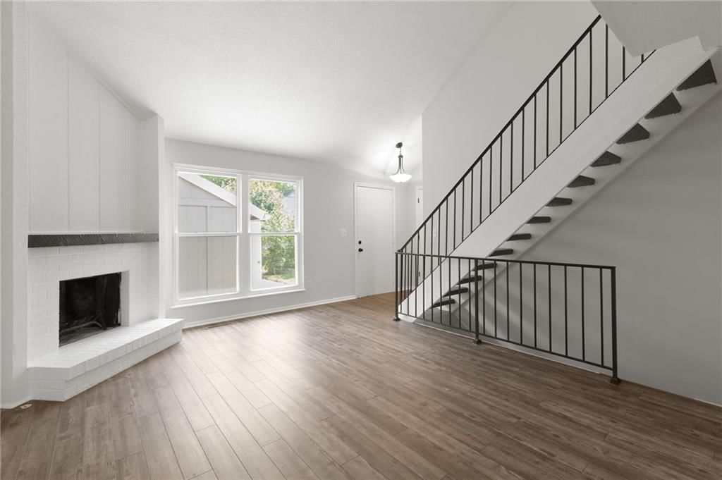 5743 N London Avenue — photo 6