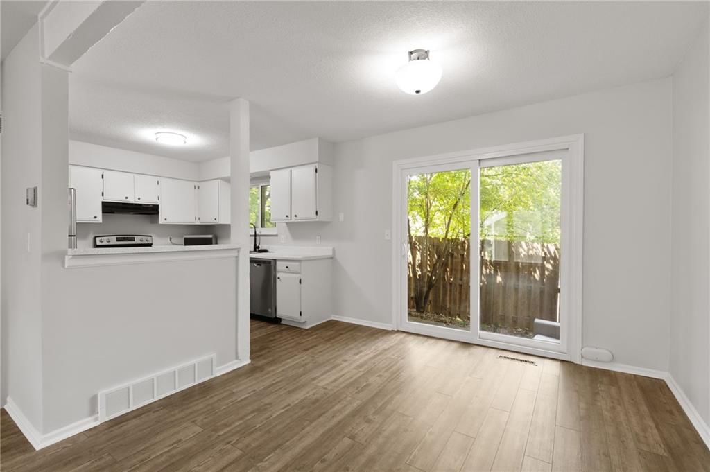 5743 N London Avenue — photo 13