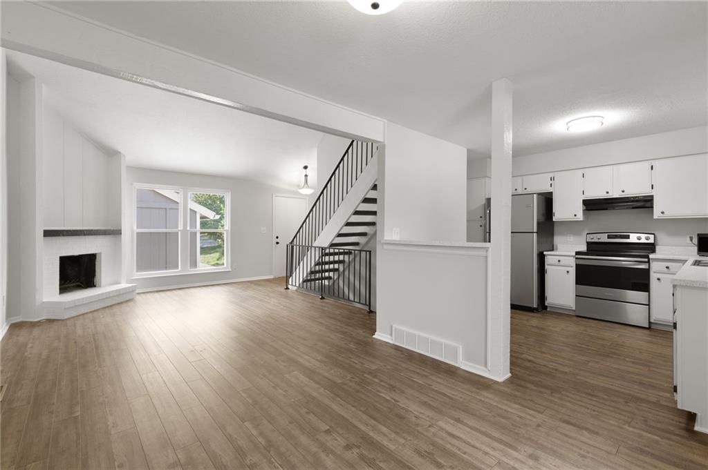 5743 N London Avenue — photo 14