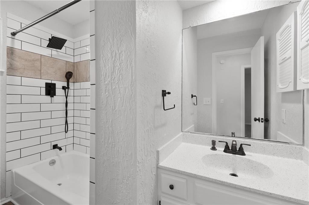 5743 N London Avenue — photo 24