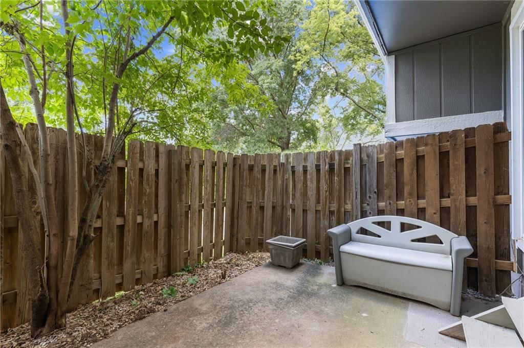 5743 N London Avenue — photo 33