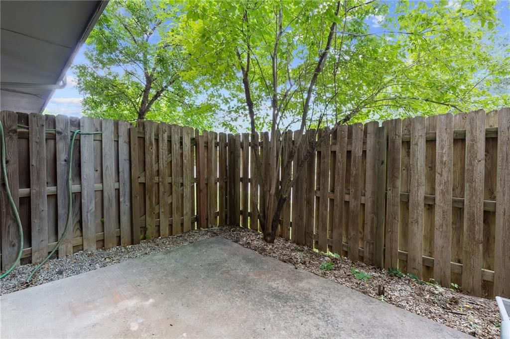 5743 N London Avenue — photo 34