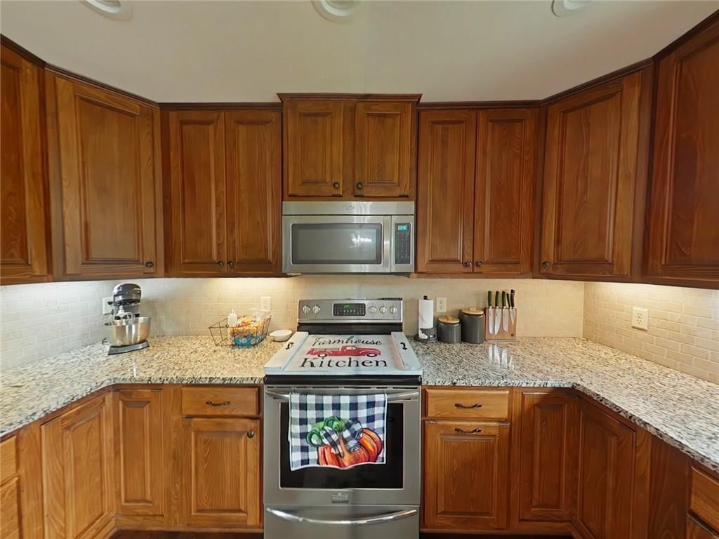 3814 Meadow Oak Lane — photo 2