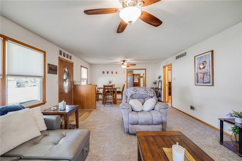 Photo 5 of 27 - 1 W 15th Street