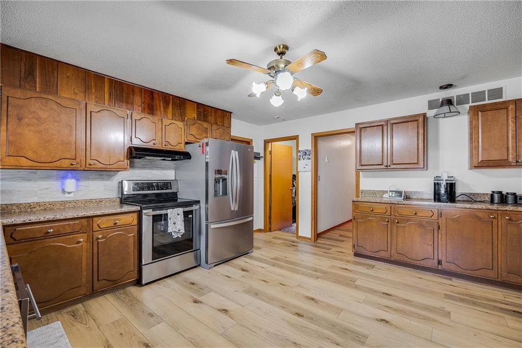 Photo 8 of 27 - 1 W 15th Street