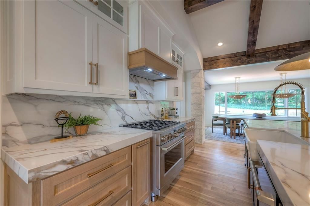 Photo 11 of 41 - 9707 Sagamore Road