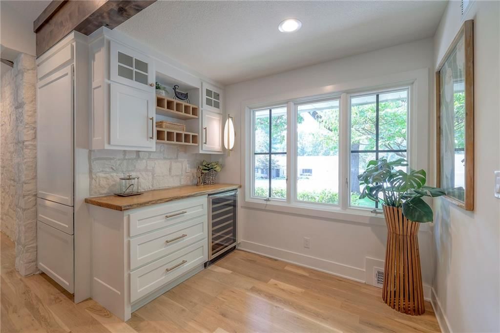Photo 13 of 41 - 9707 Sagamore Road