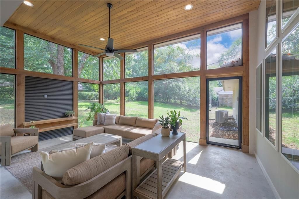Photo 33 of 41 - 9707 Sagamore Road