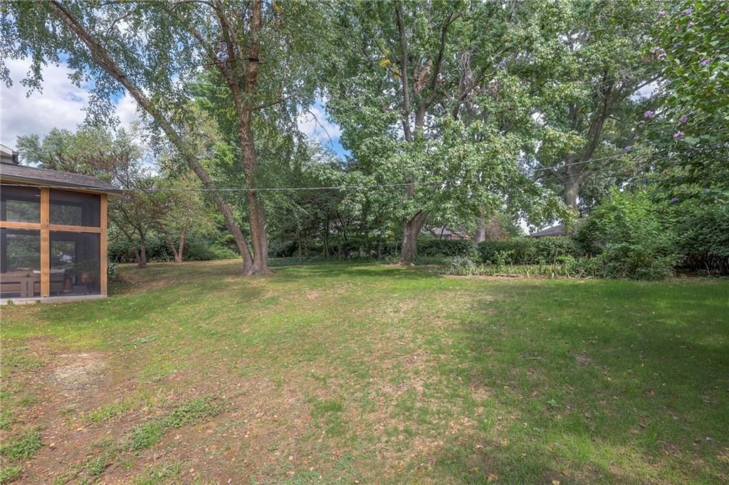 Photo 34 of 41 - 9707 Sagamore Road