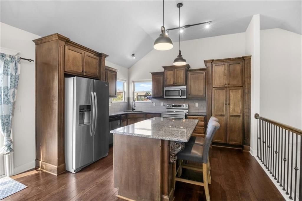 Photo 9 of 36 - 2200 NW Hedgewood Drive