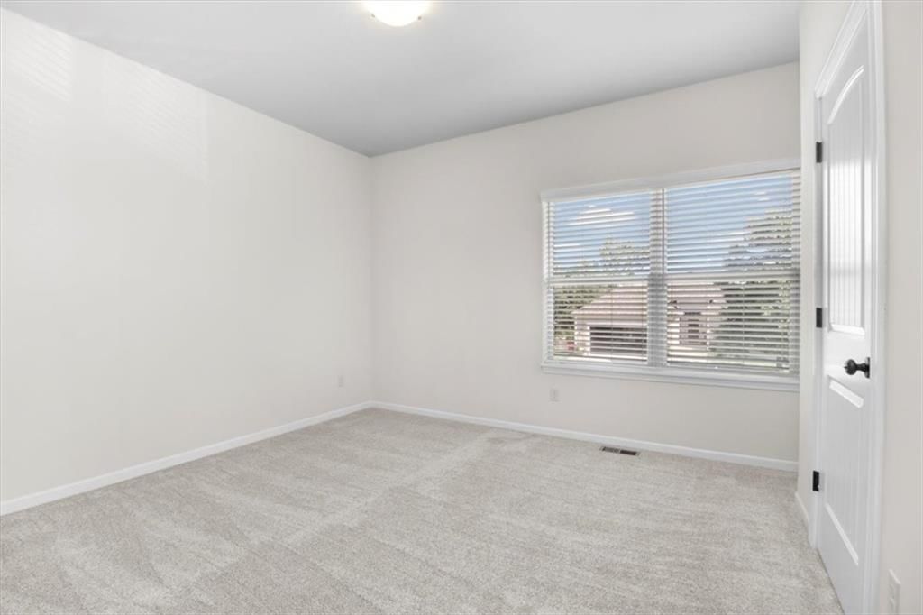 Photo 20 of 36 - 2200 NW Hedgewood Drive