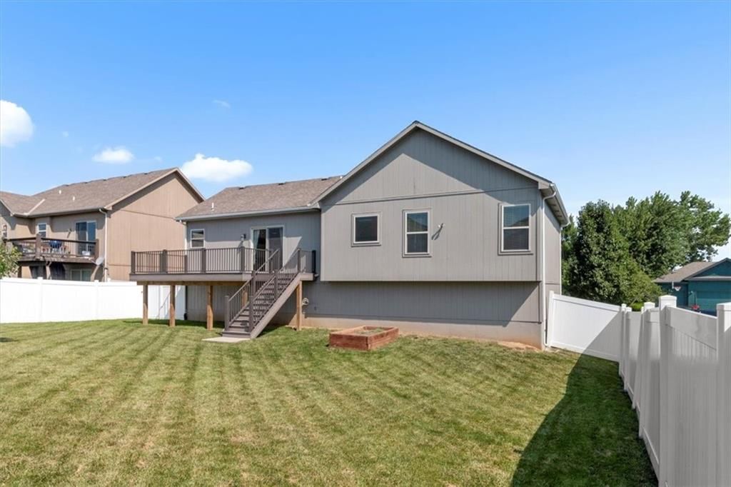 Photo 31 of 36 - 2200 NW Hedgewood Drive