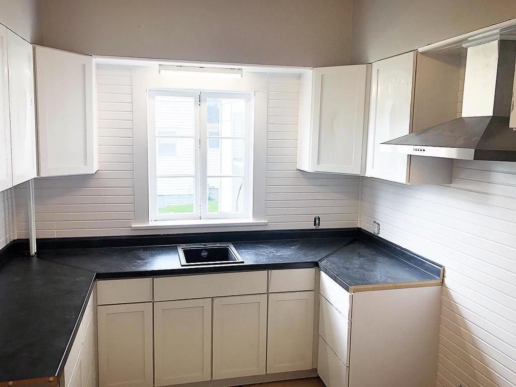 311 W 3rd Street — photo 28