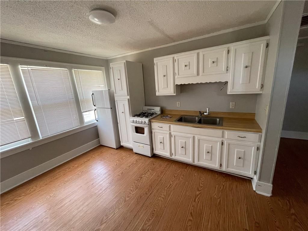315 W 3 Street — photo 2