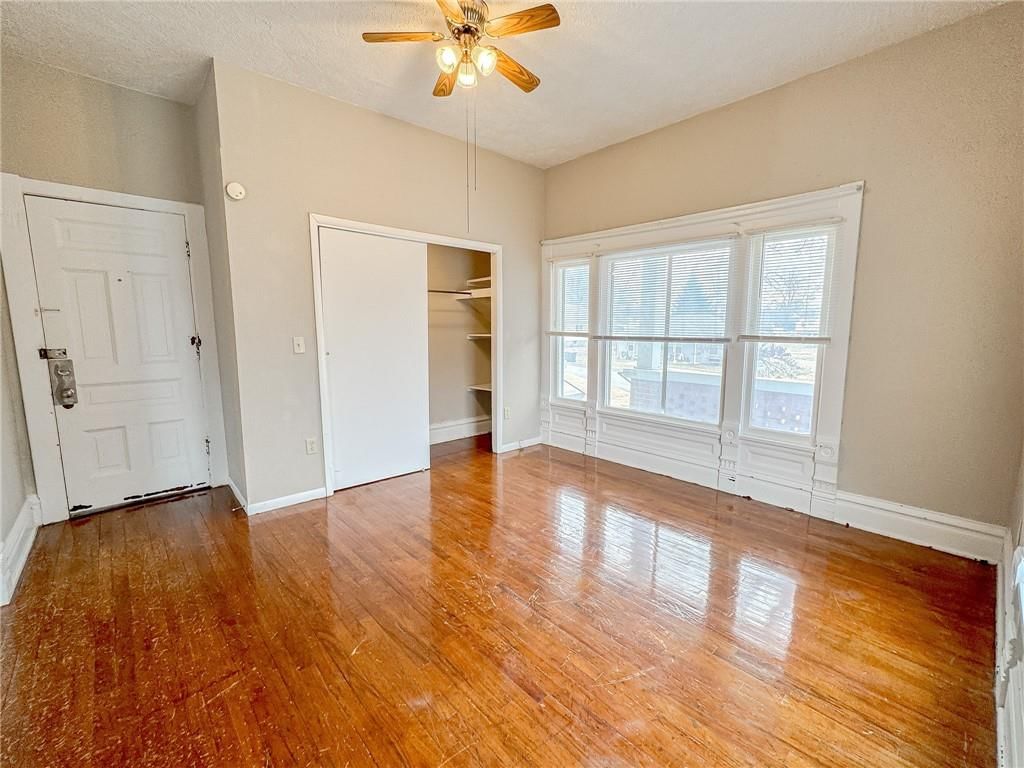 319 W 3rd Street — photo 3