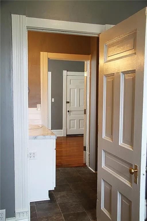 319 W 3rd Street — photo 11