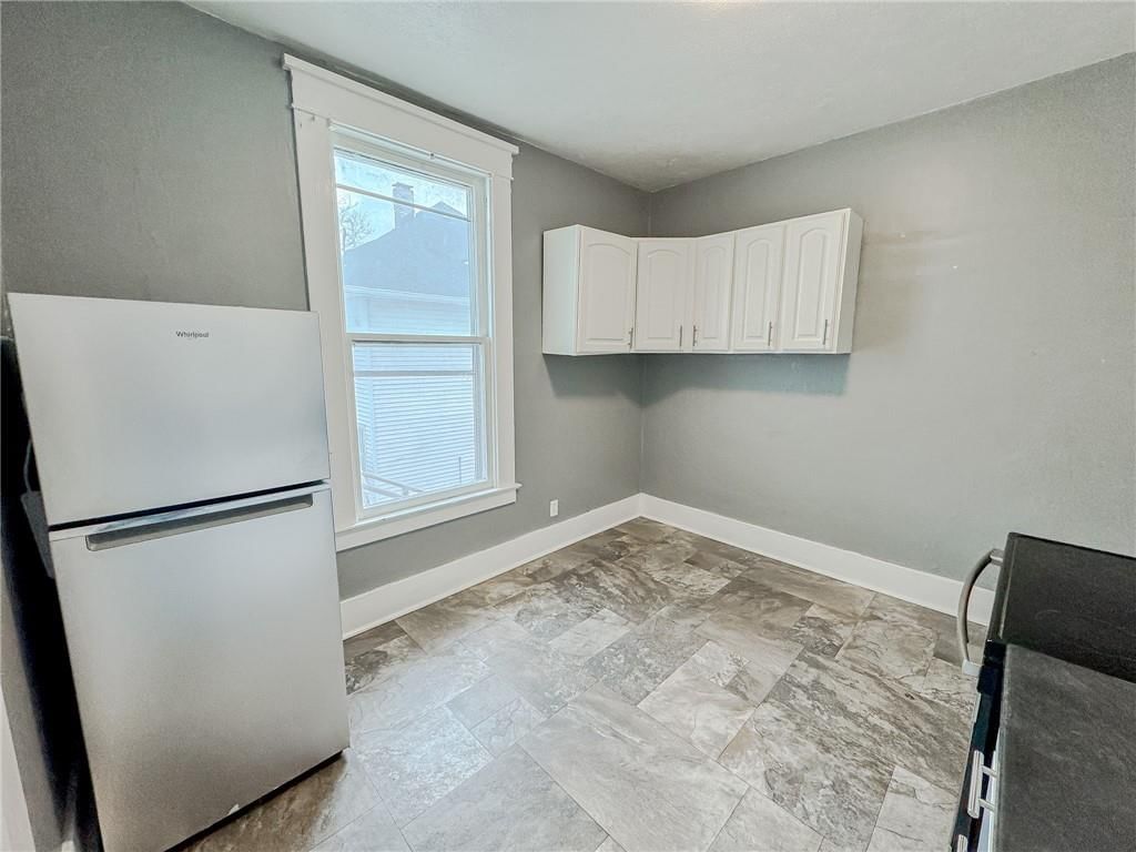 319 W 3rd Street — photo 17