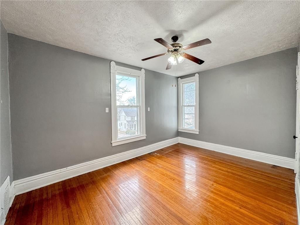 319 W 3rd Street — photo 21
