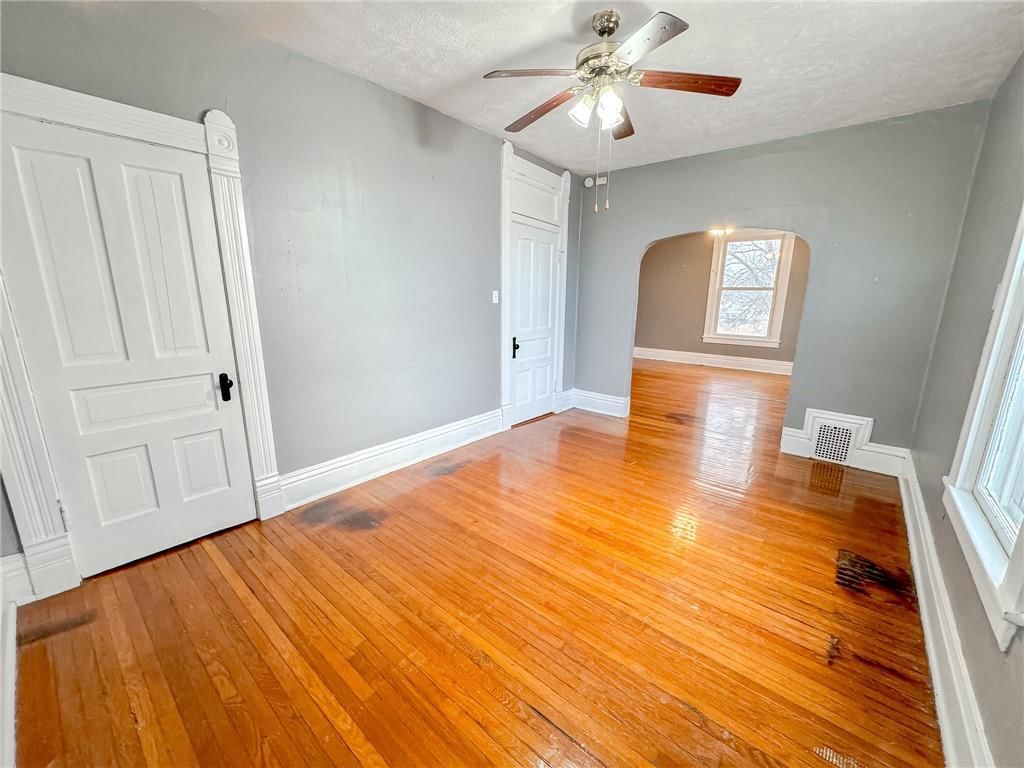 319 W 3rd Street — photo 22