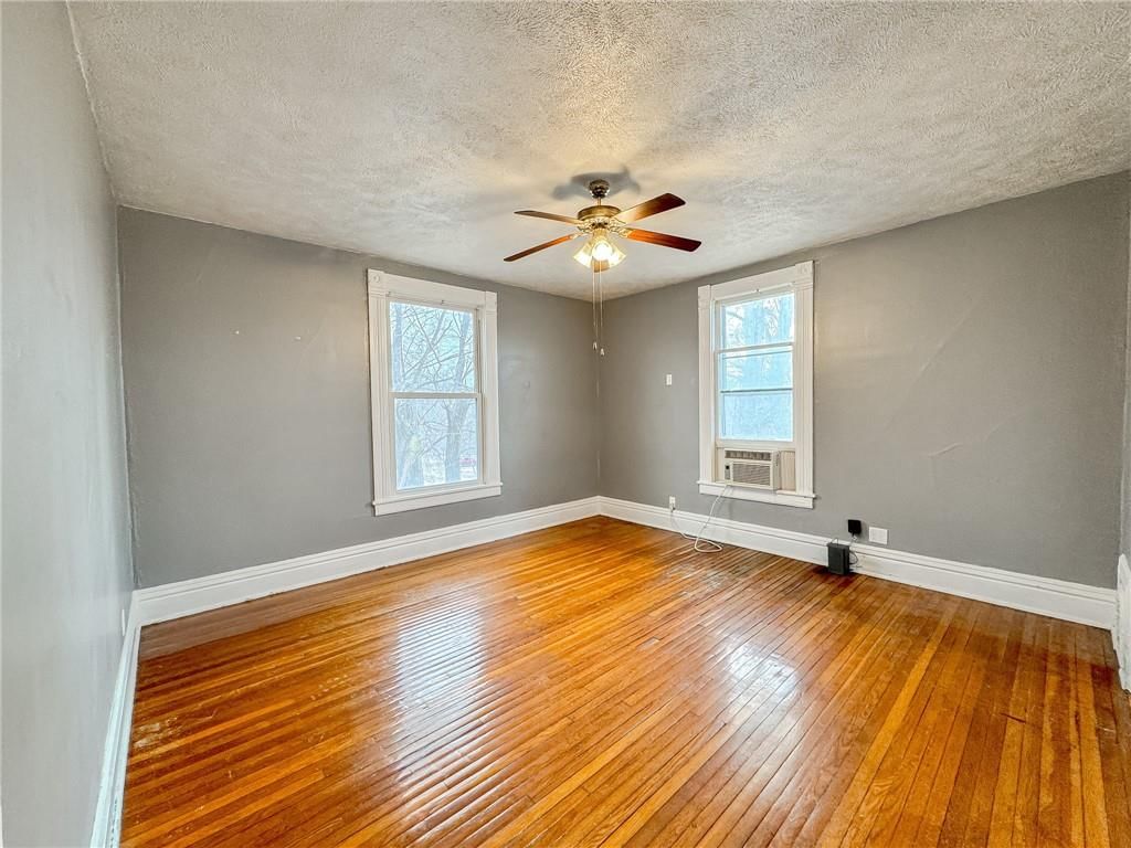 319 W 3rd Street — photo 23