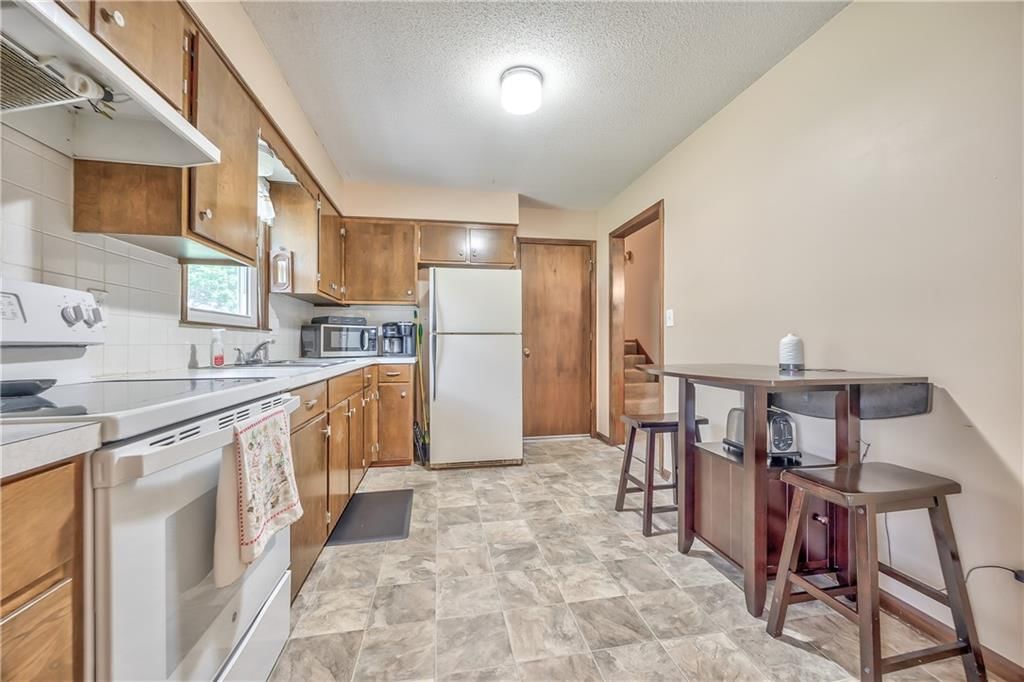 Photo 9 of 28 - 207 Highland Road
