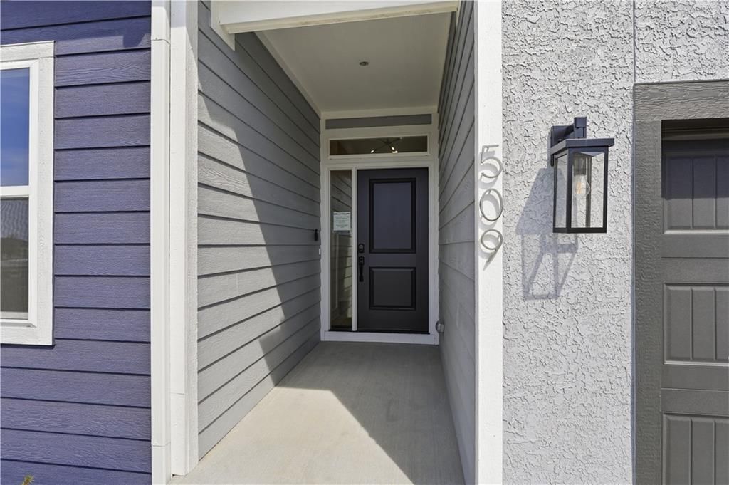 509 SW Newport Drive — photo 3