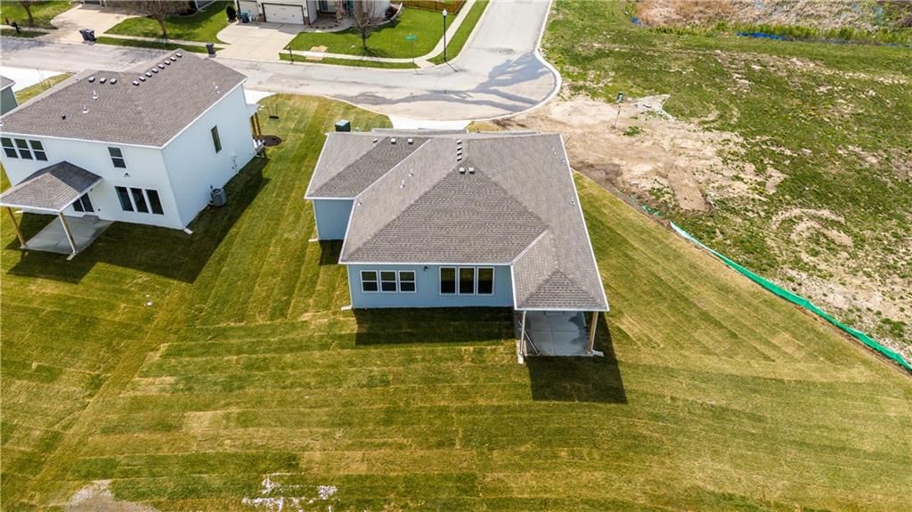 509 SW Newport Drive — photo 10