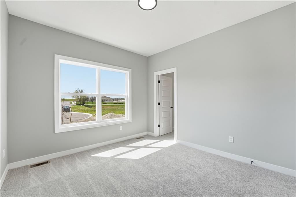 509 SW Newport Drive — photo 12