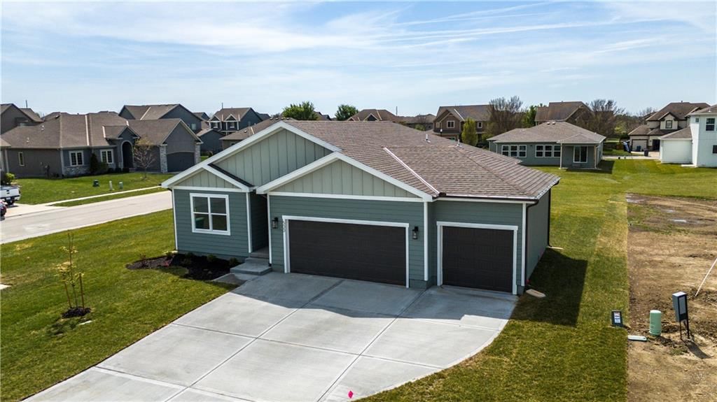 500 SW Chelmsford Drive, Blue Springs, MO