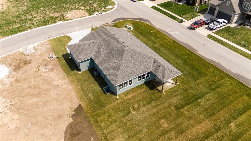 500 SW Chelmsford Drive — photo 4