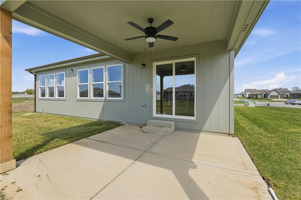 500 SW Chelmsford Drive — photo 6