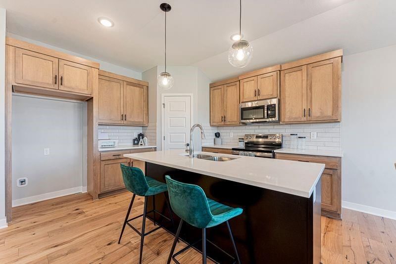 500 SW Chelmsford Drive — photo 8
