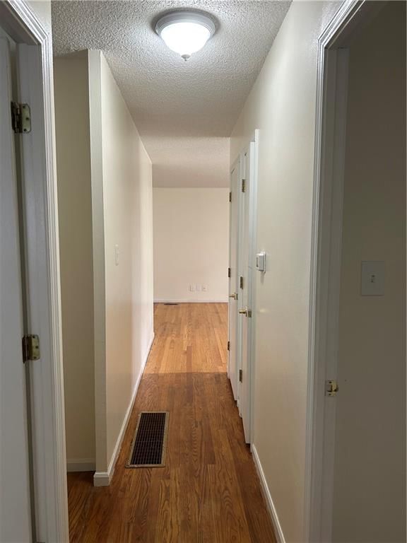 Photo 6 of 25 - 408 Fairlane Street