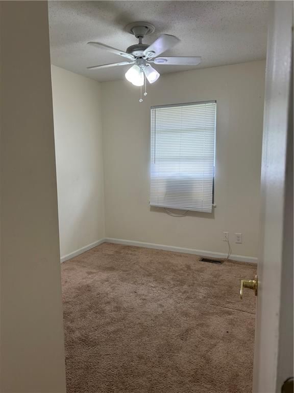 Photo 7 of 25 - 408 Fairlane Street
