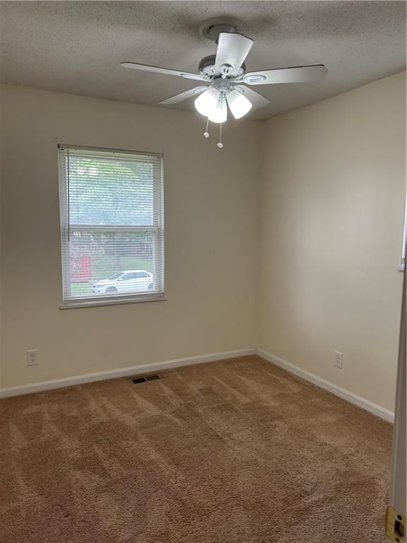 Photo 9 of 25 - 408 Fairlane Street