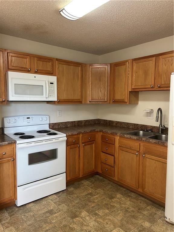 Photo 11 of 25 - 408 Fairlane Street