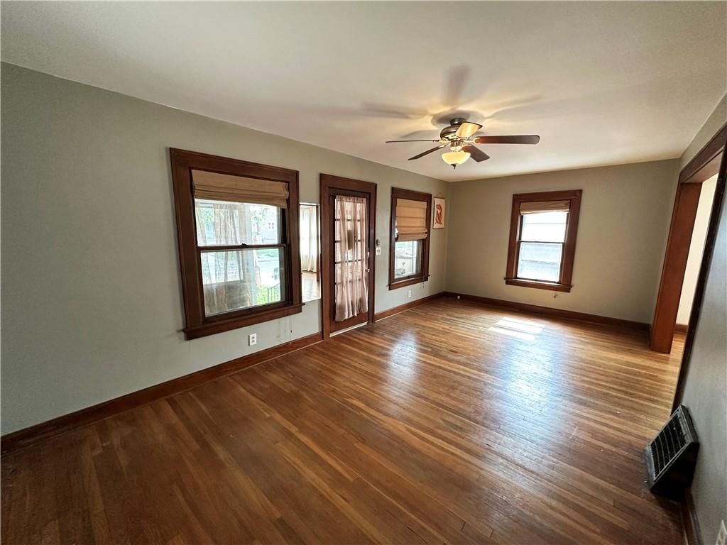1026 E 21st Avenue — photo 9