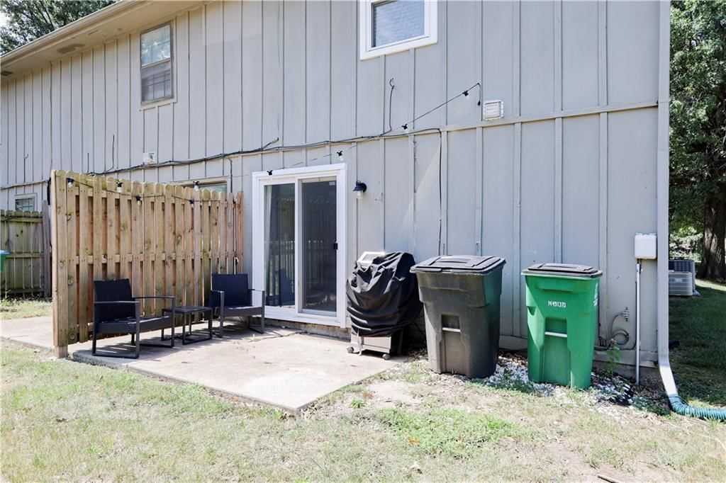 107 NE Greystone Drive — photo 25
