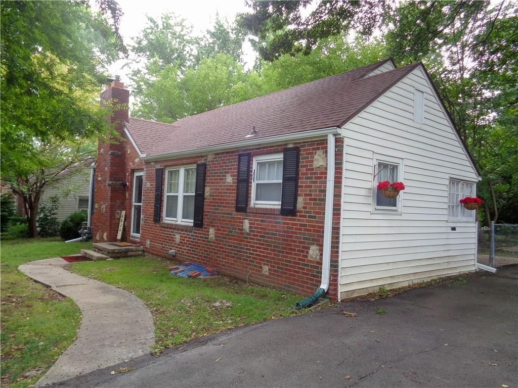 6824 Laurel Avenue — photo 3