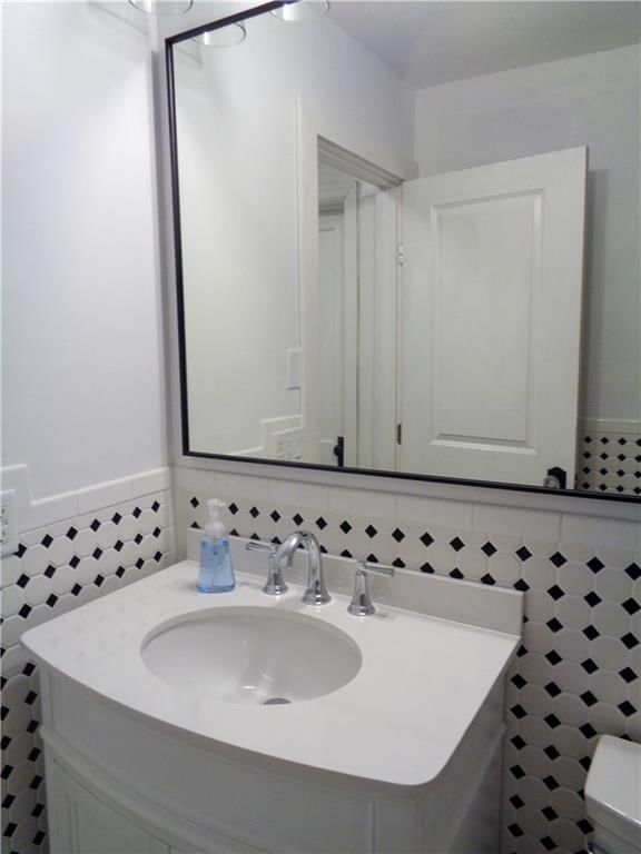 6824 Laurel Avenue — photo 22