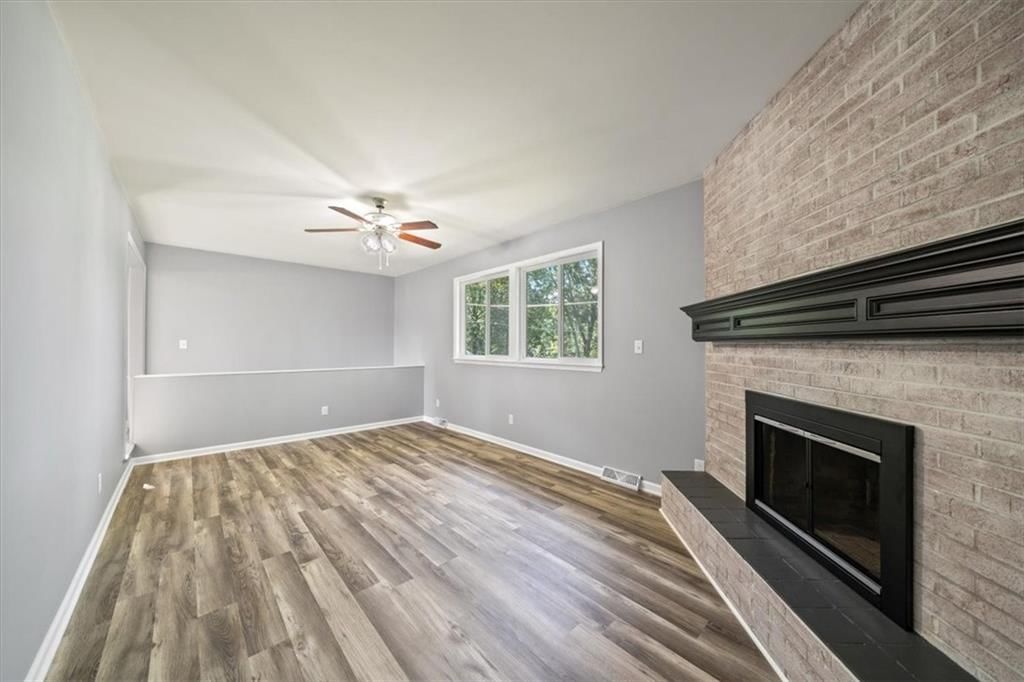 Photo 5 of 46 - 2405 NW Powderhorn Drive