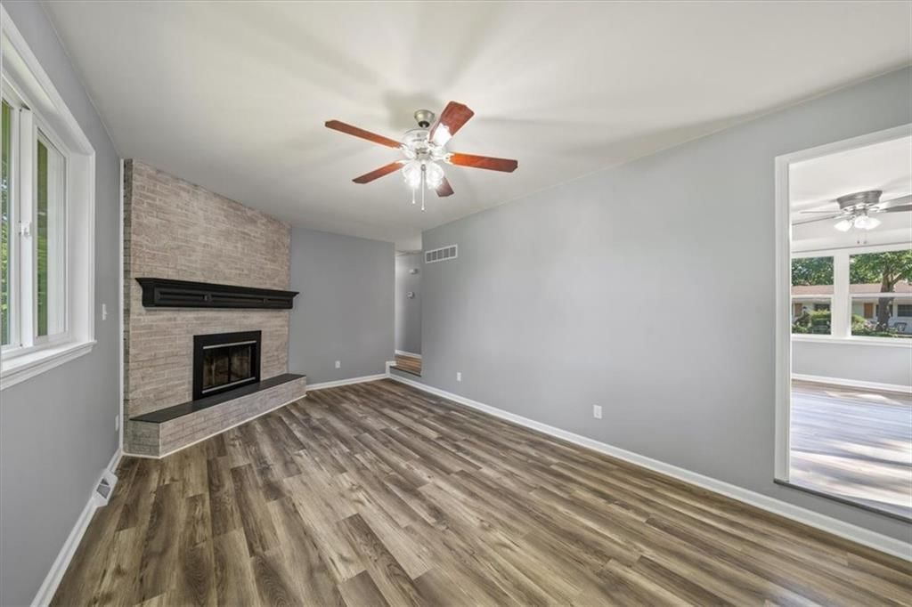 Photo 7 of 46 - 2405 NW Powderhorn Drive