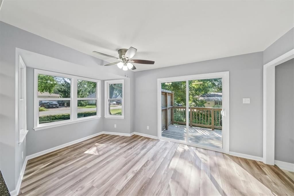 Photo 13 of 46 - 2405 NW Powderhorn Drive