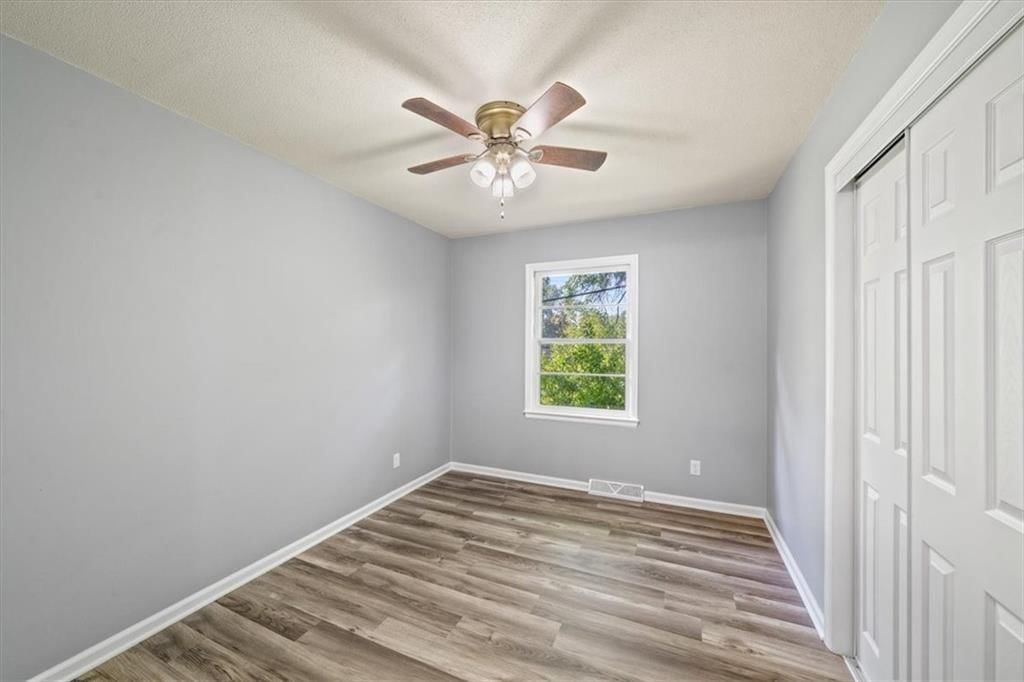 Photo 16 of 46 - 2405 NW Powderhorn Drive