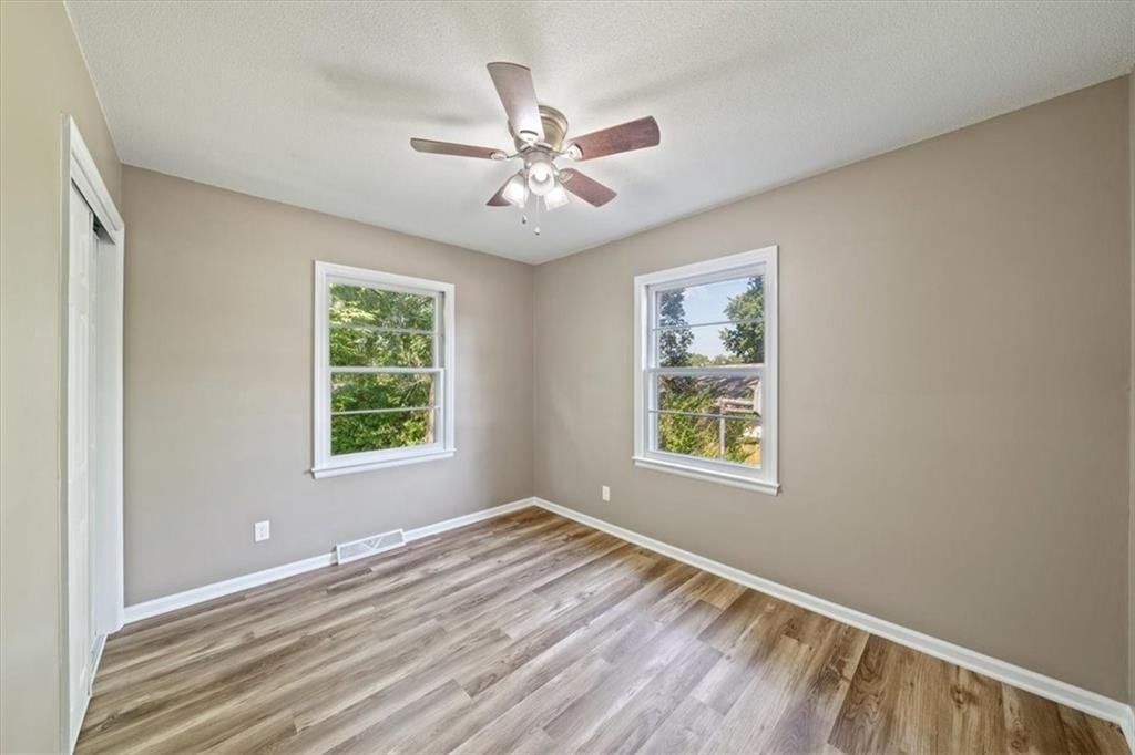 Photo 18 of 46 - 2405 NW Powderhorn Drive